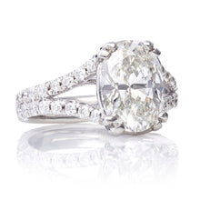 Load image into Gallery viewer, 2.79 carat Platinum Diamond Ring
