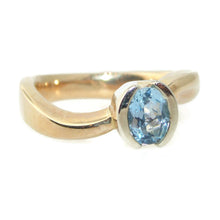 Load image into Gallery viewer, Estate Blue Topaz Ring in 14k Yellow Gold Free Form
