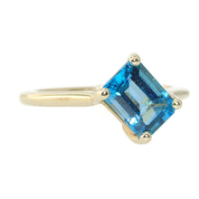 Load image into Gallery viewer, Estate Blue Topaz Ring in 14k Yellow Gold
