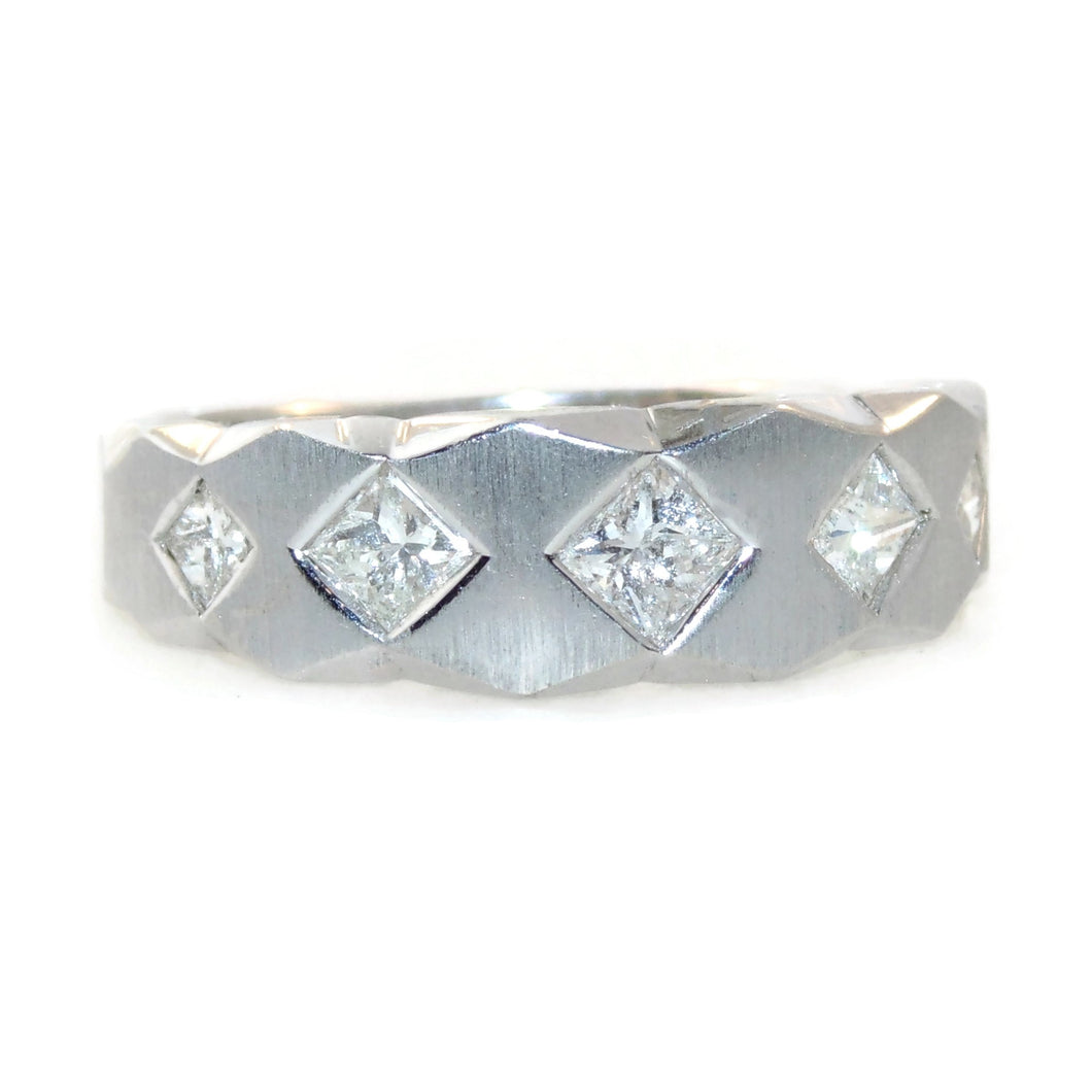 Princess cut Diamonds Ring