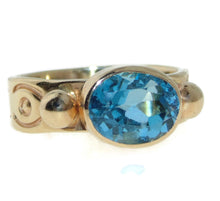 Load image into Gallery viewer, Estate Blue Topaz Ring in 14k Yellow Gold
