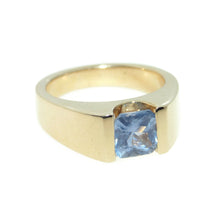 Load image into Gallery viewer, Estate 18k Yellow Gold Light Blue Solitaire Martini Sapphire Ring

