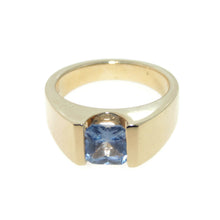 Load image into Gallery viewer, Estate 18k Yellow Gold Light Blue Solitaire Martini Sapphire Ring
