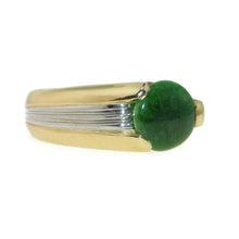 Load image into Gallery viewer, Vintage Green Jade Ring in 18k Yellow Gold
