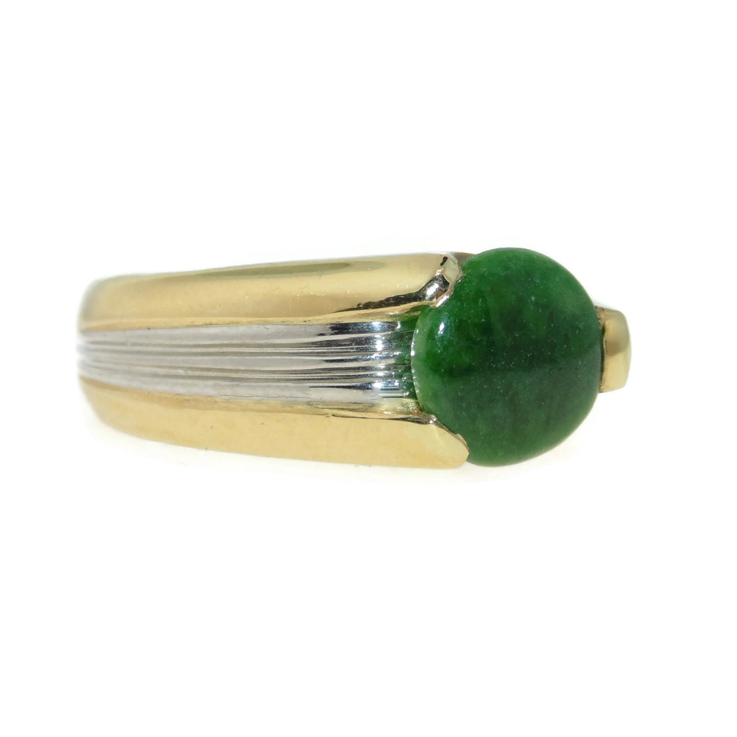 Vintage Green Jade Ring in 18k Yellow Gold