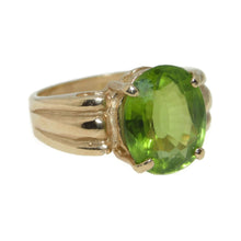 Load image into Gallery viewer, Vintage 14k Yellow Gold Oval Shaped Peridot Ring
