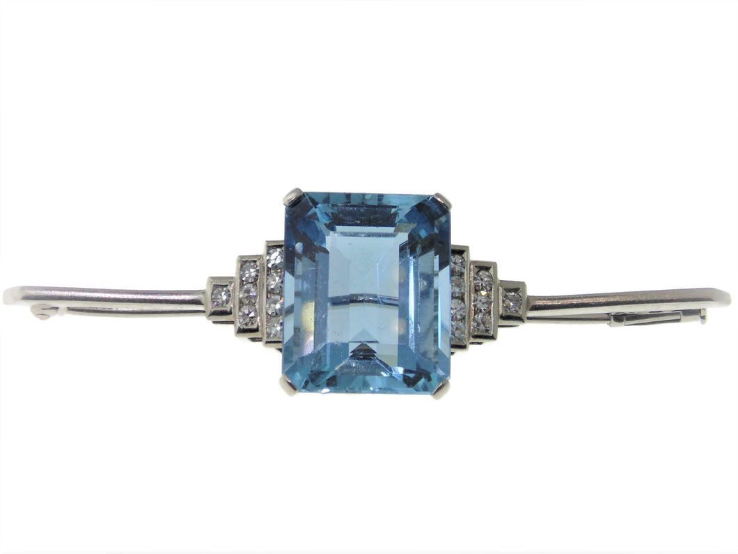 Vintage Art Deco Aquamarine Diamond Brooch in Platinum