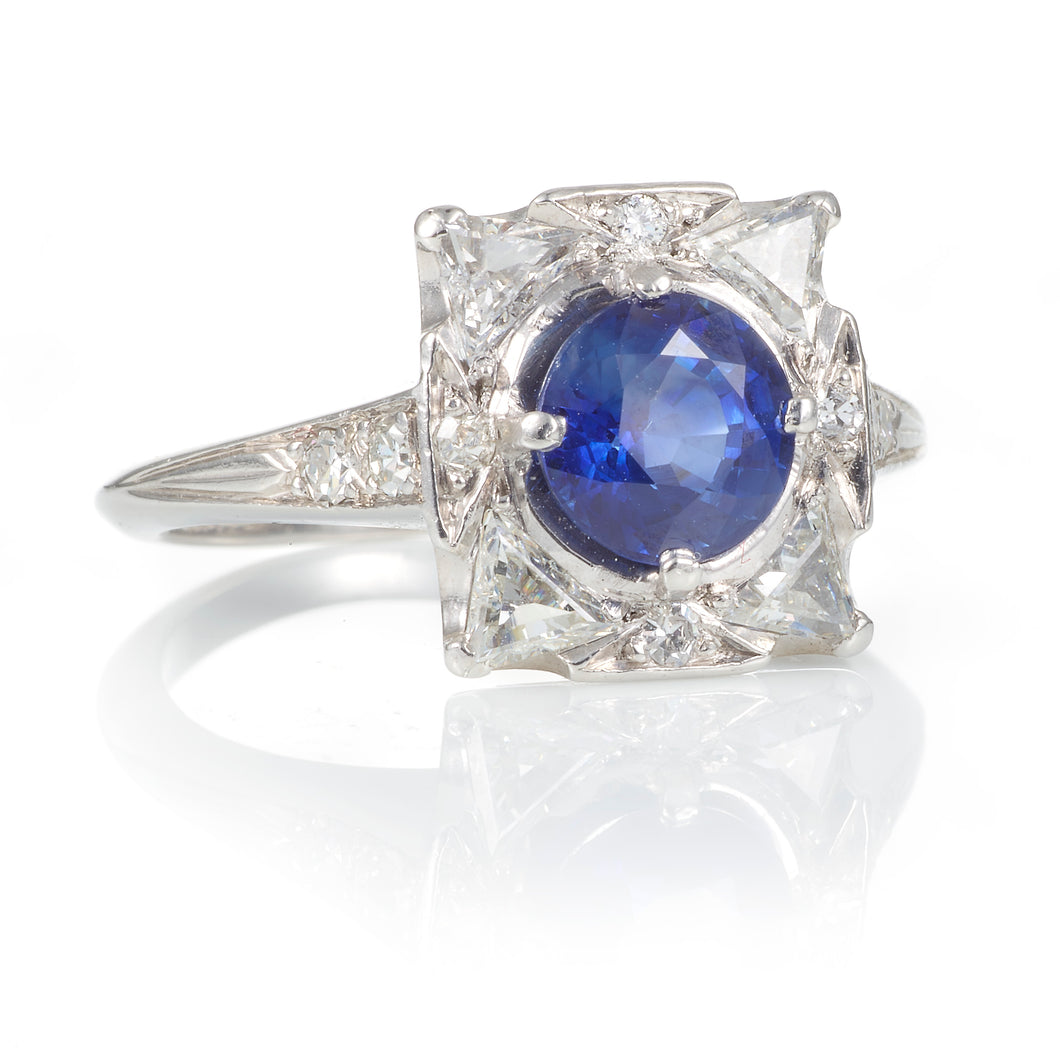 1940s Sapphire and Diamond Vintage Ring in Platinum