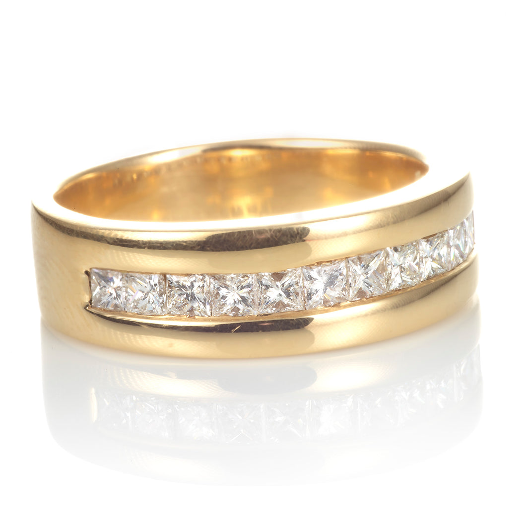 14k Yellow Gold Men's Ring with Diamonds