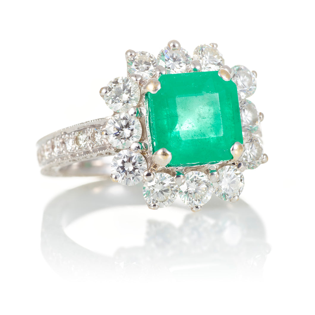18k White Gold Emerald and Diamond Starburst Ring