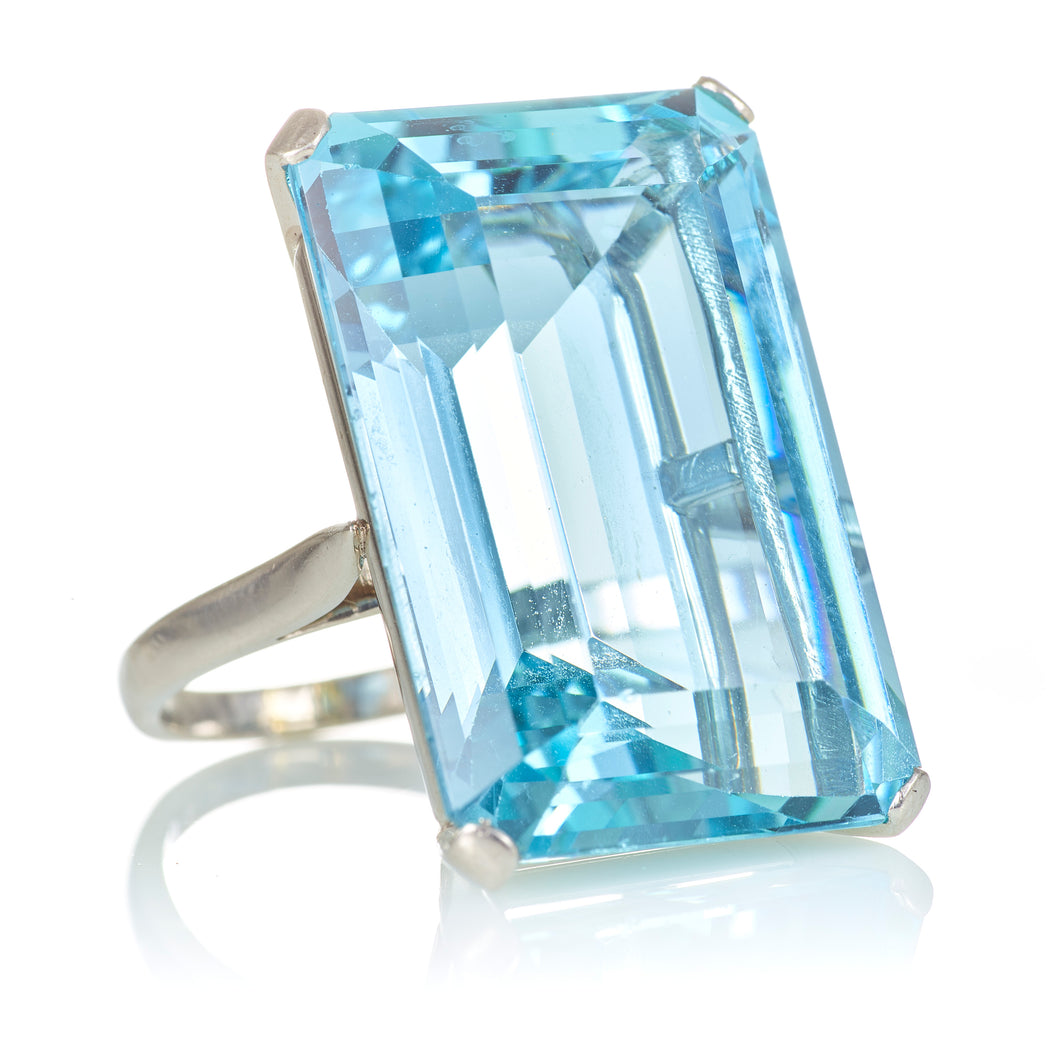 Estate Platinum and Aquamarine Elegant Cocktail Ring