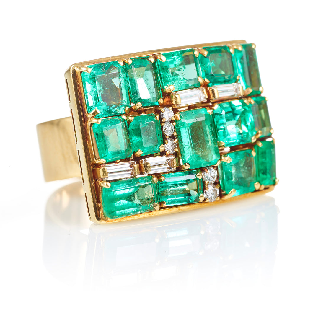 Vintage 7 Carat Emerald Ring with Diamonds in 18k Yellow Gold