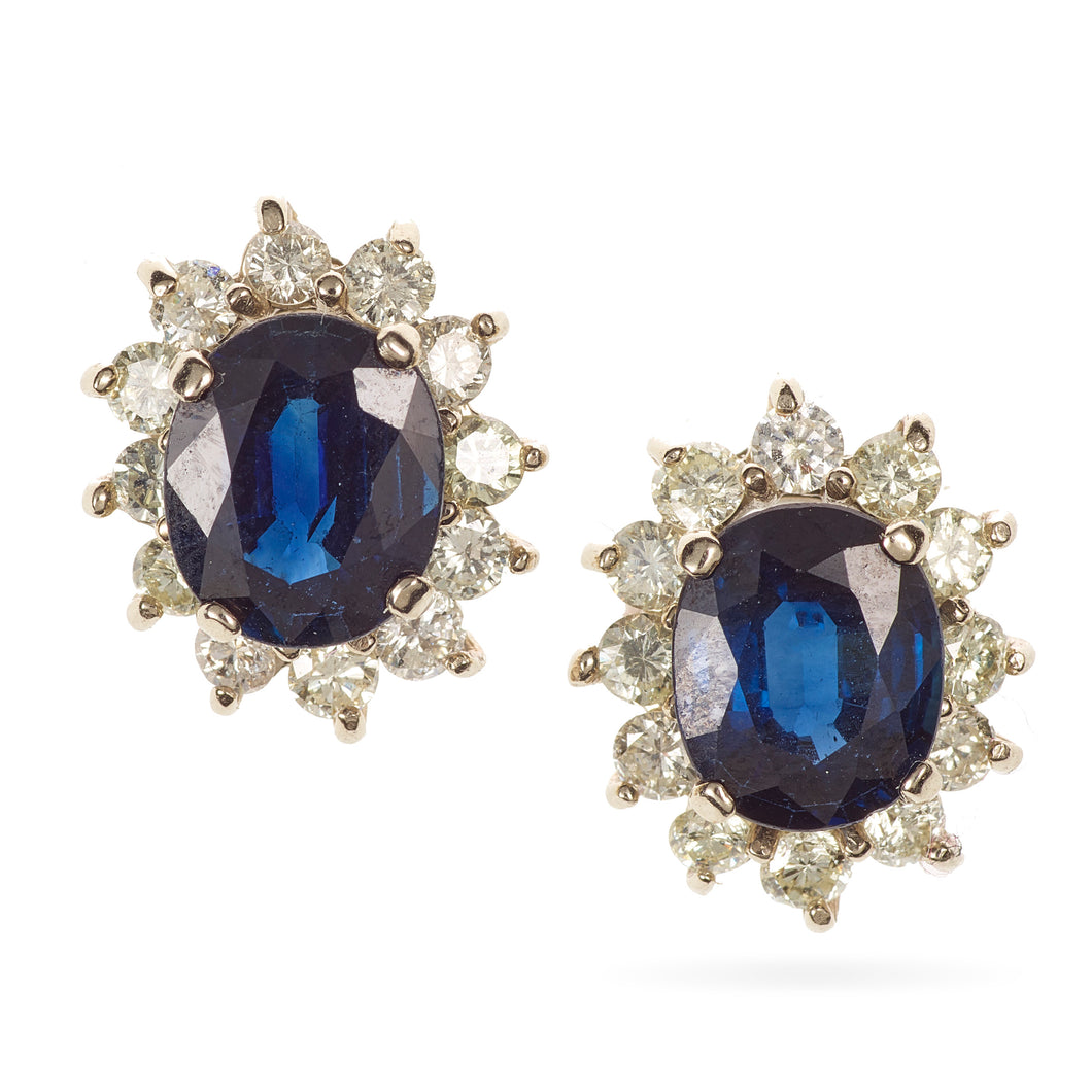 blue sapphire and diamond Stud Earrings in 18k White Gold