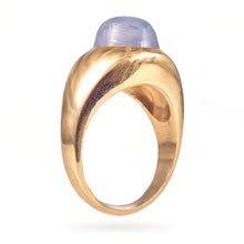 Load image into Gallery viewer, Custom-Made Star Sapphire 14k Yellow Gold Men&#39;s Ring with a Hammered Finish

