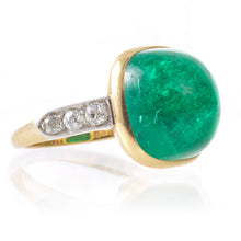 Load image into Gallery viewer, Estate Sugarloaf Emerald Ring in 18k Yellow Gold
