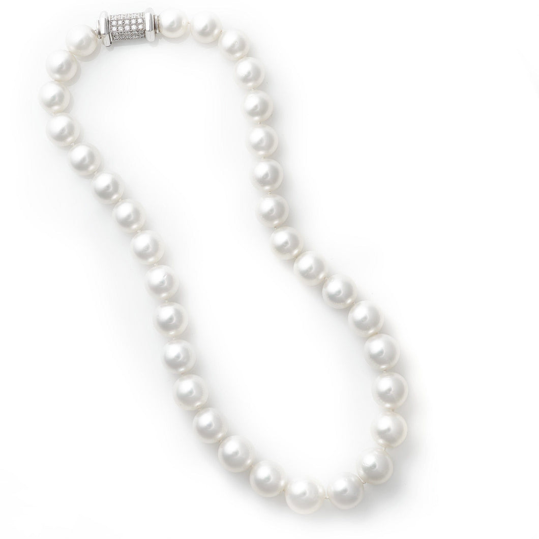 Pearl Diamond Clasp Necklace (18.5